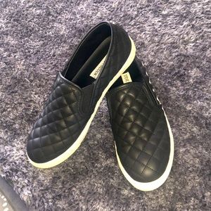 STEVE MADDEN ECENTRCQ